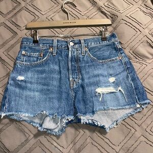 Levi high waisted Shorts 501